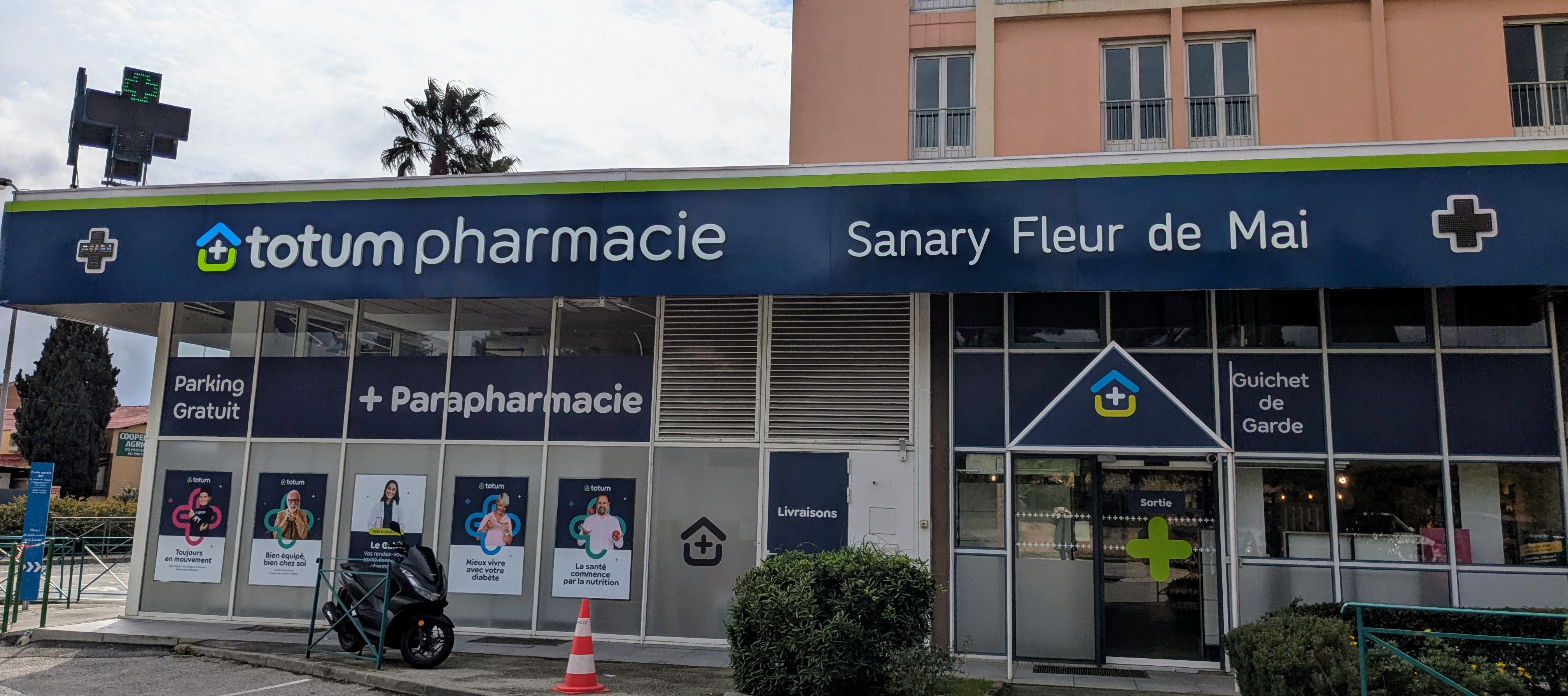 Photo de la Pharmacie Sanary Fleur de Mai
