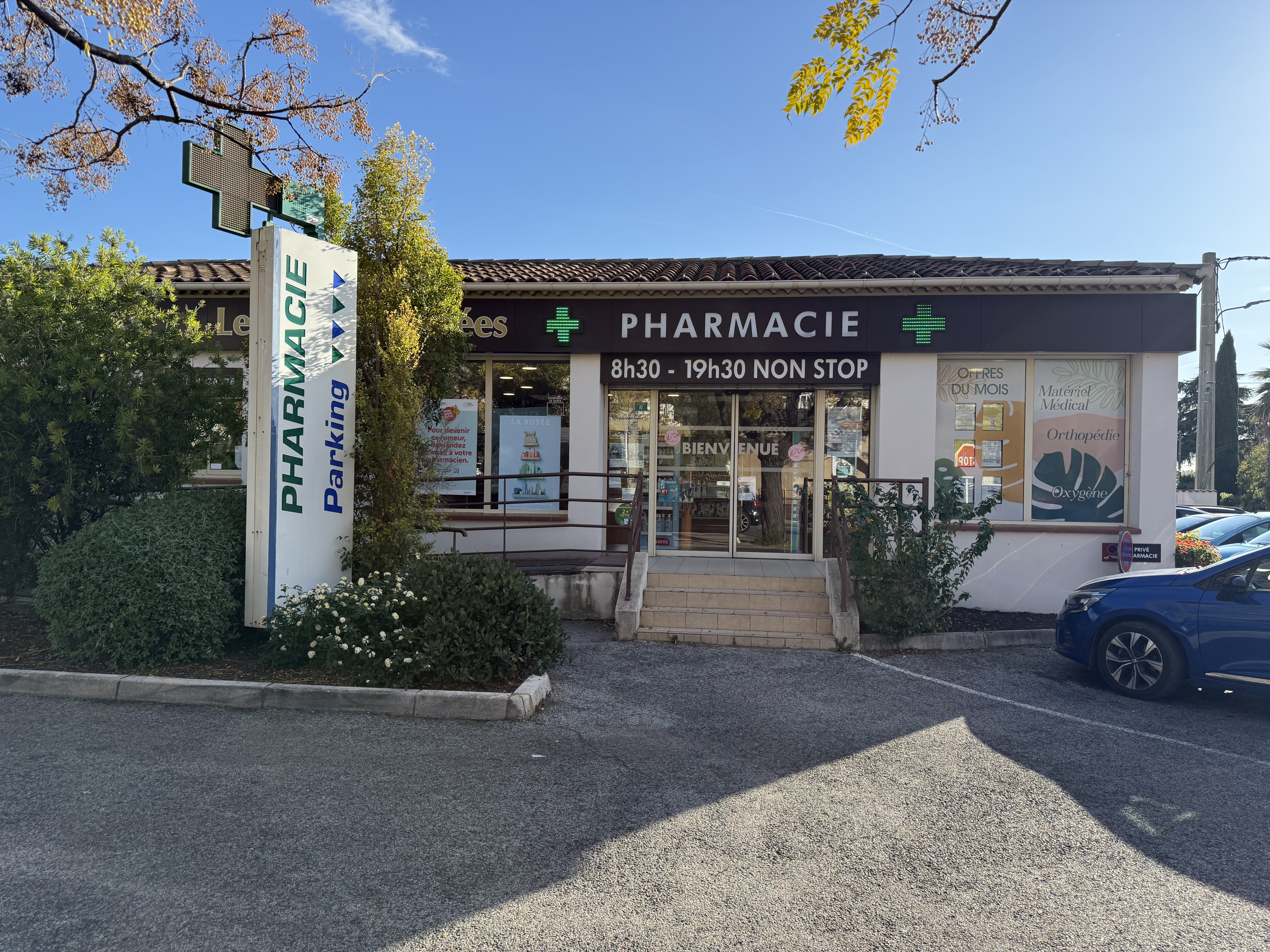 Photo de la Pharmacie Les Pignes Dorées